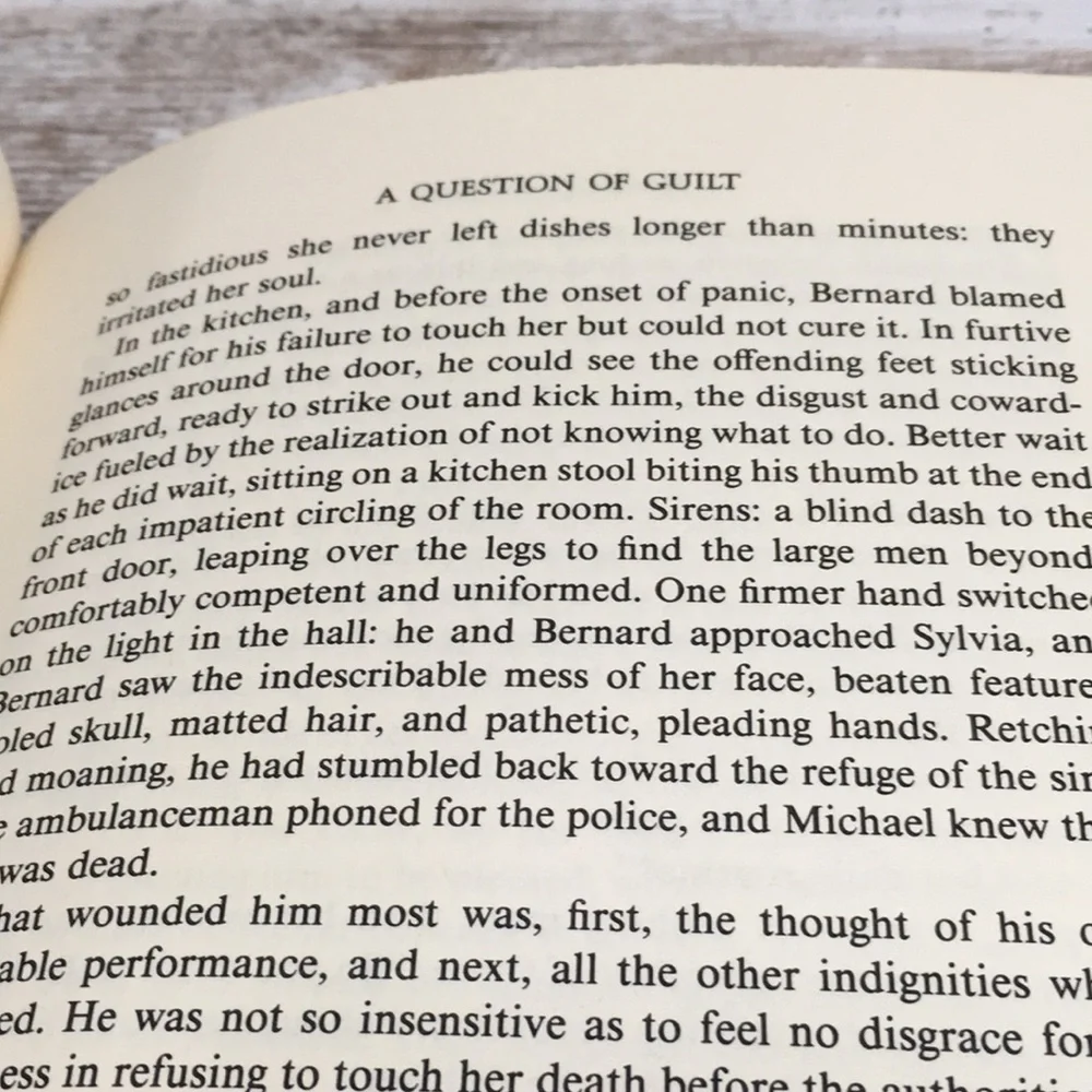 Simon & Schuster 🕵️‍♂️ british
